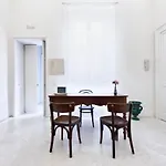 Casa Di Lo Лечче