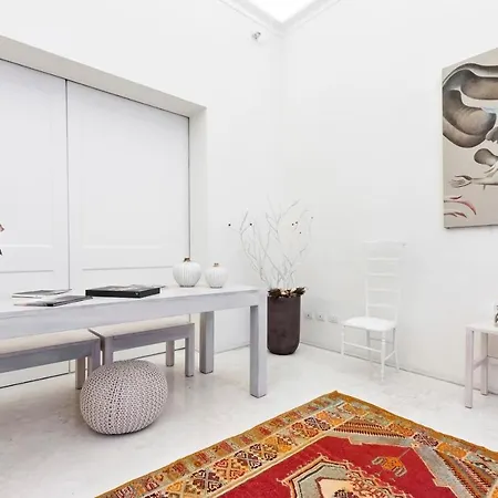 Casa Di Lo Bed & Breakfast 4*